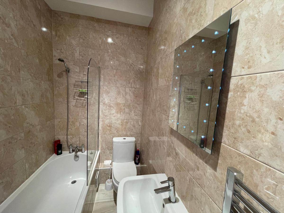 2 Bed Apartment Lakeside On The Promenade Southport Ngoại thất bức ảnh