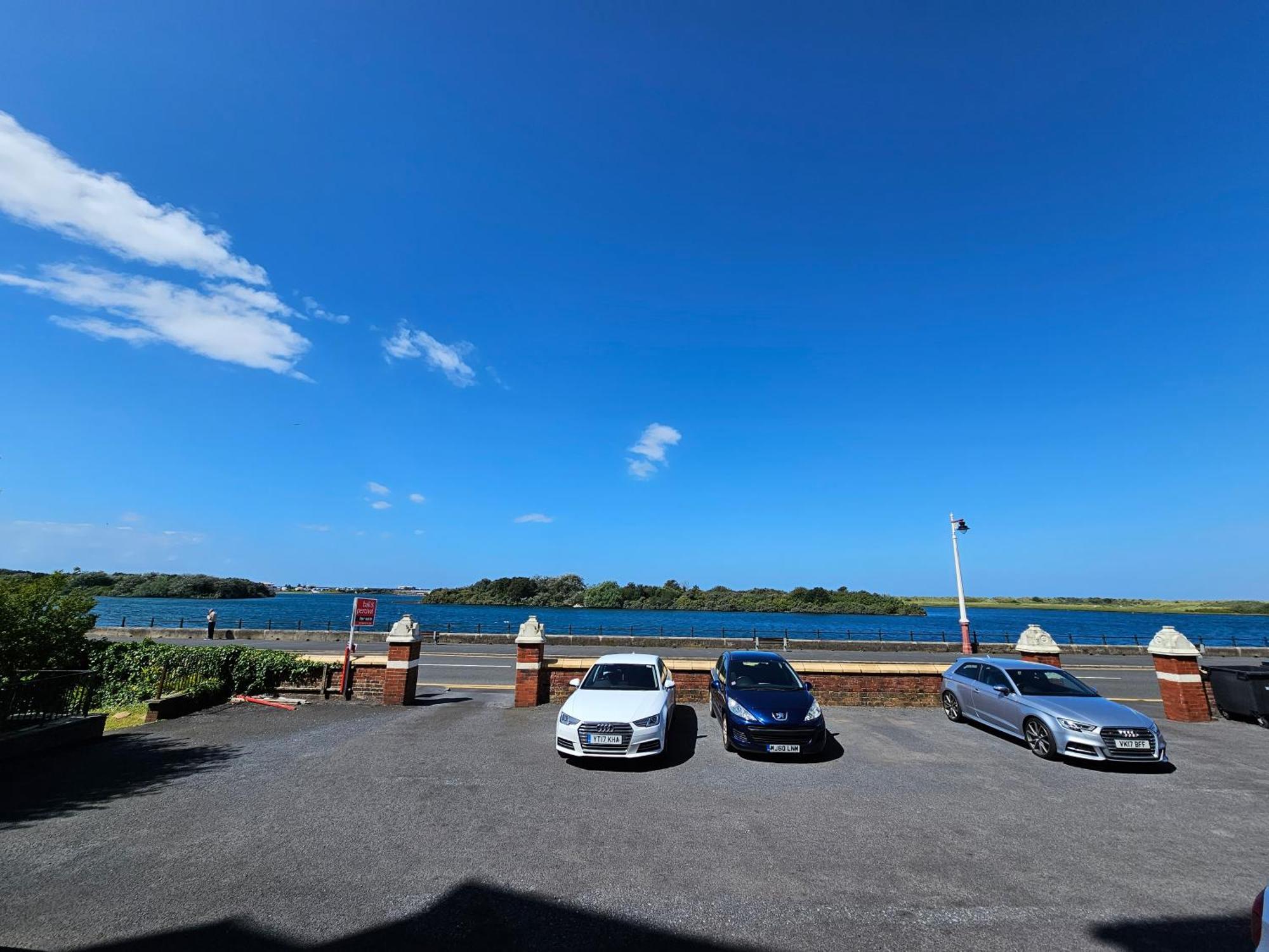 2 Bed Apartment Lakeside On The Promenade Southport Ngoại thất bức ảnh